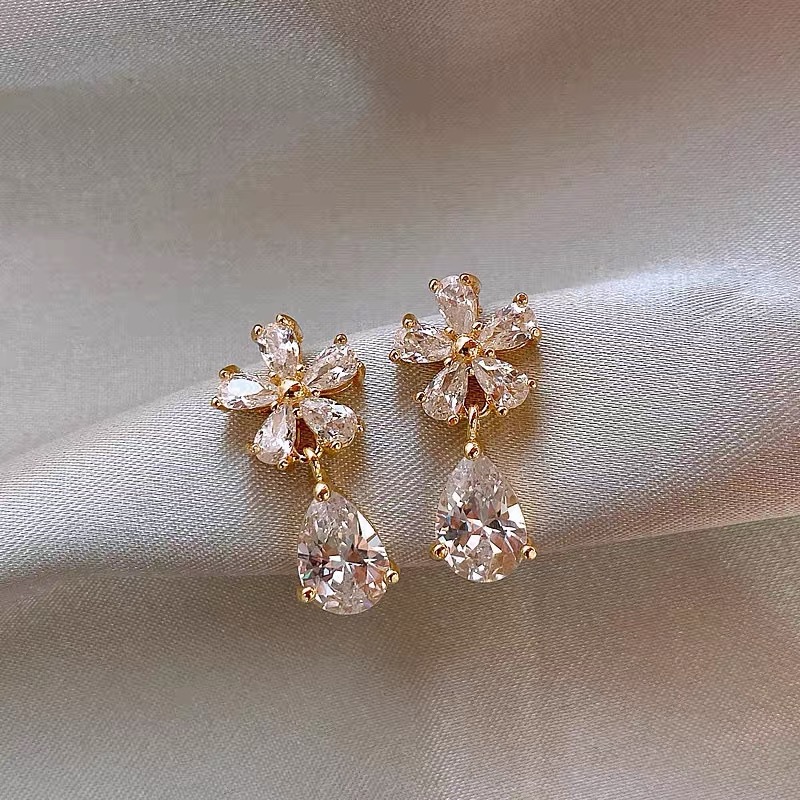 Crystal flower earrings, water drop, Korean style, lightweight luxury