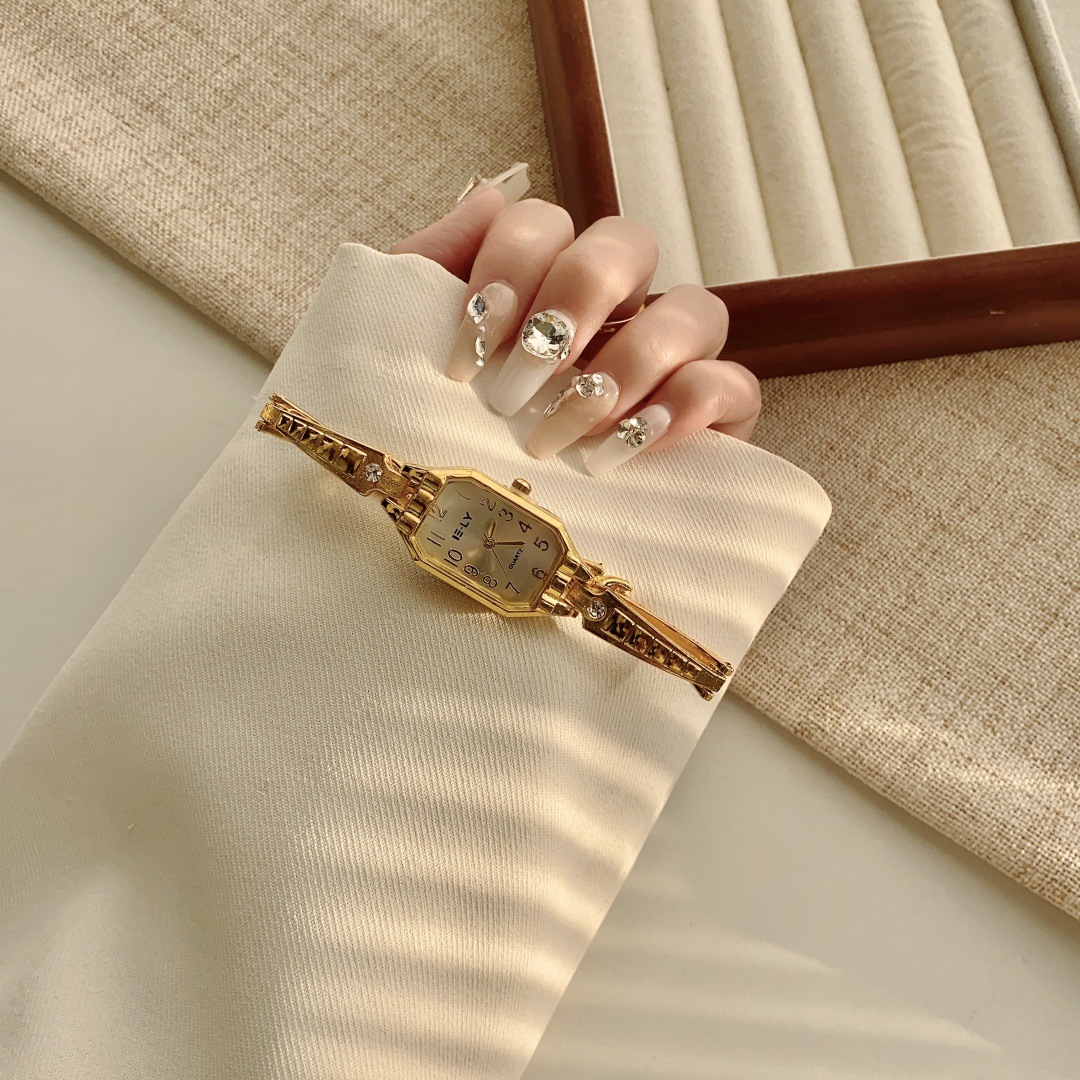 Goldene Quarzuhr für Damen Retro-Stil