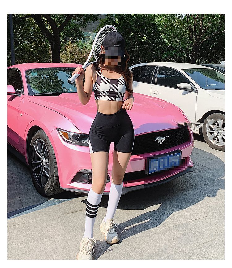 Yeni dış giyim yoga pantolonları, dar elastik parlama önleyici şeftali popo spor fitness pantolonları, kalça kaldırıcı yüksek belli çabuk kuruyan şortlar