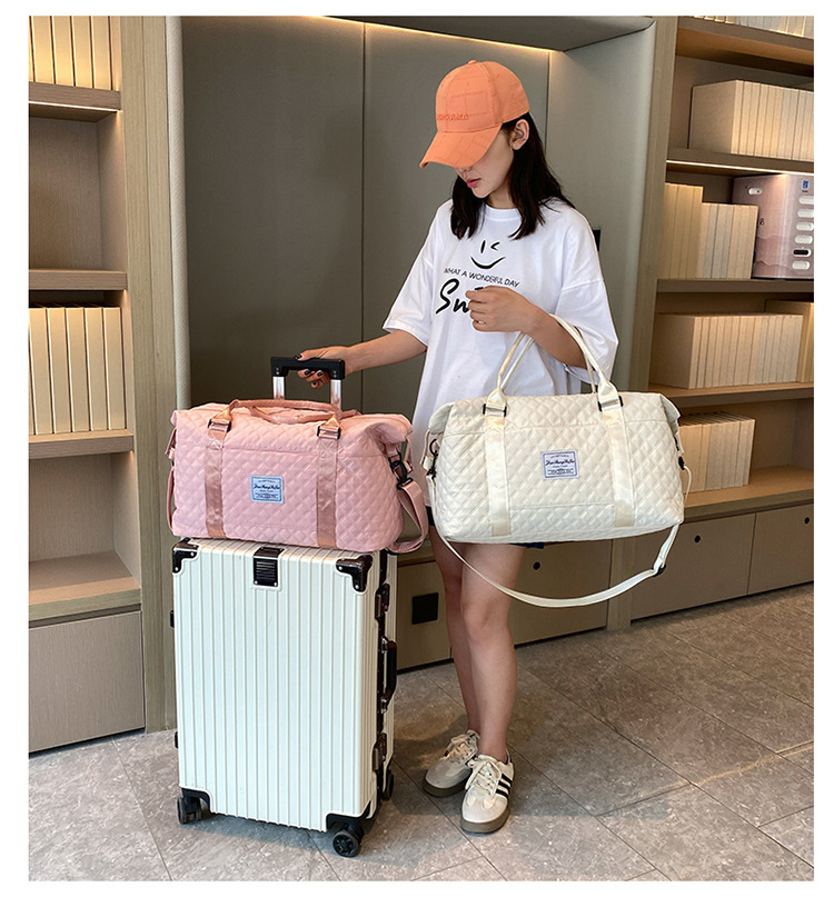 Travel Bag with Wet and Dry Separation, Large Capacity