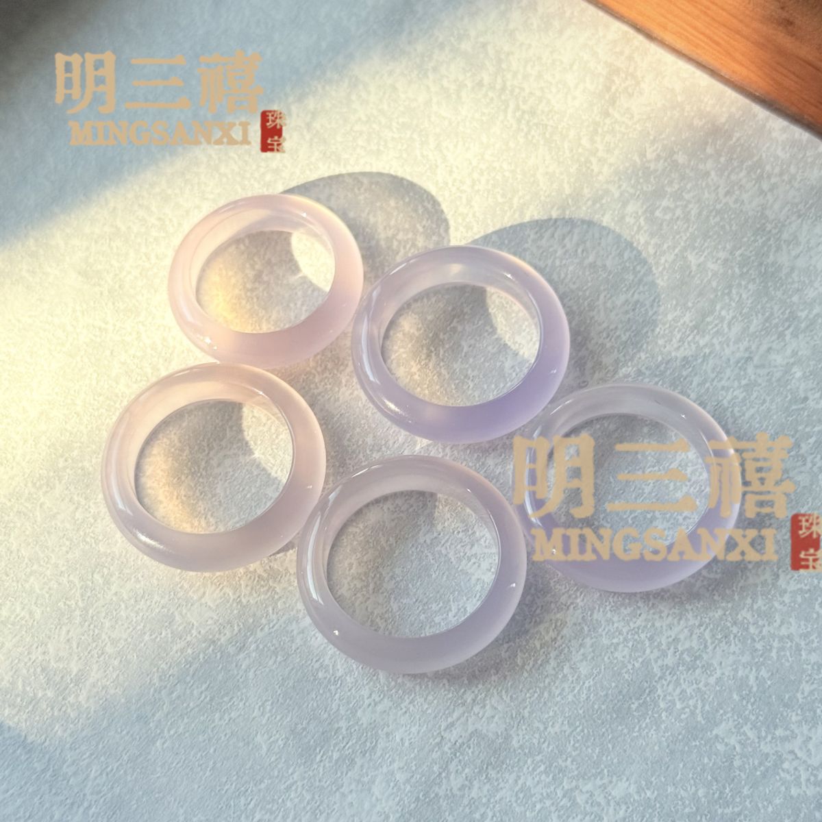 天然高冰马料白玉髓戒圈香槟金玛瑙戒指冰透粉玉石指环天空蓝戒指