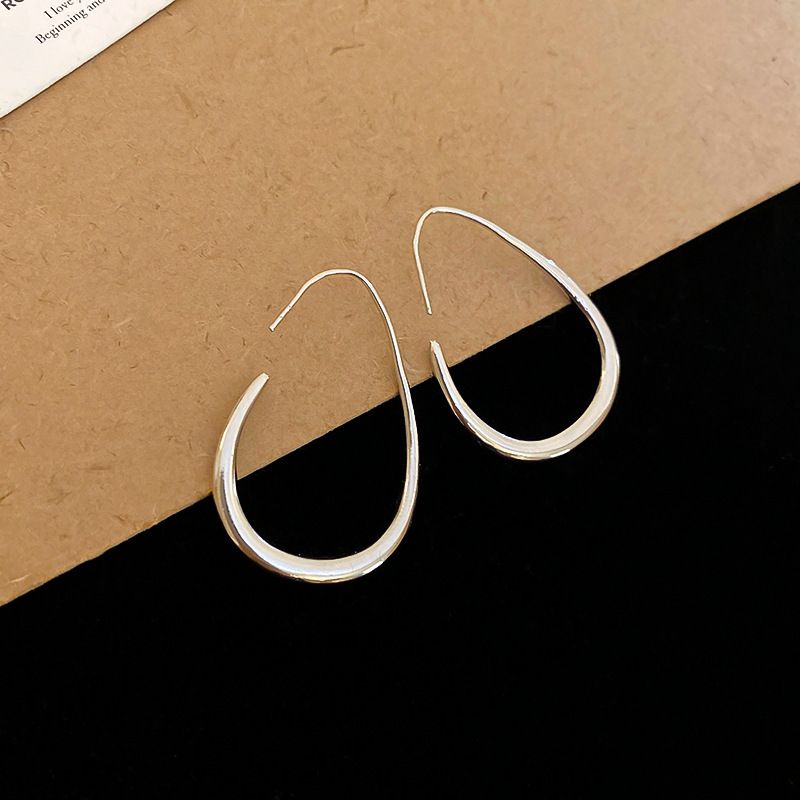 Silver needle C-shaped geometric earrings, elegant design
