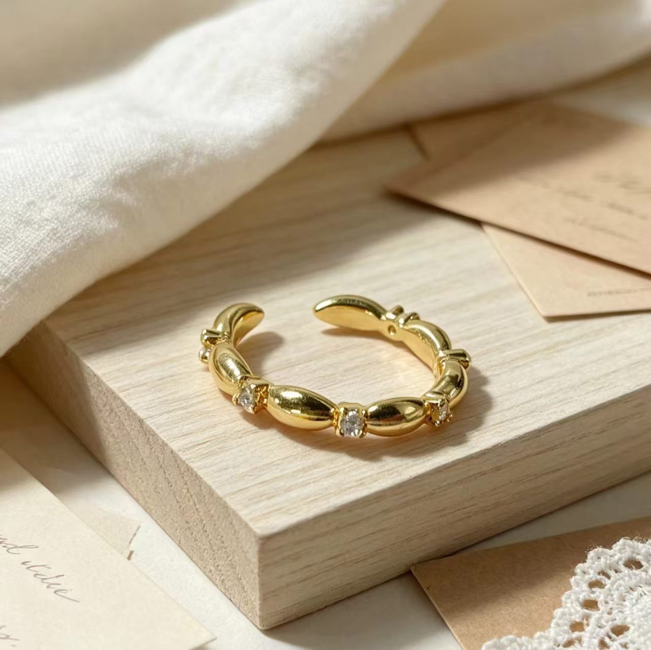 Seven-stone vintage ring, adjustable