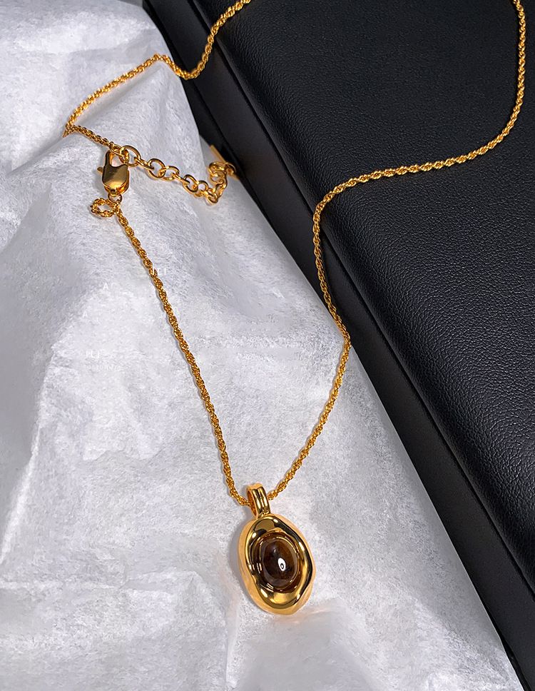 Altın kaplı kaplan gözü taşı kolye, vintage stil