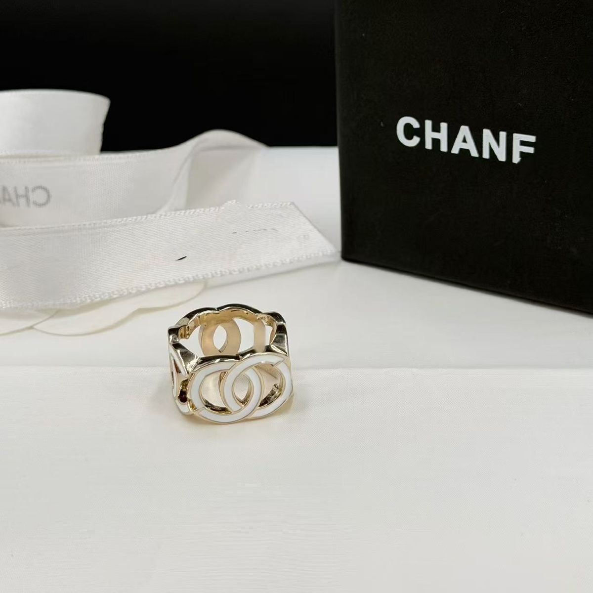 Vintage ring set, five-pointed star design, pearl details