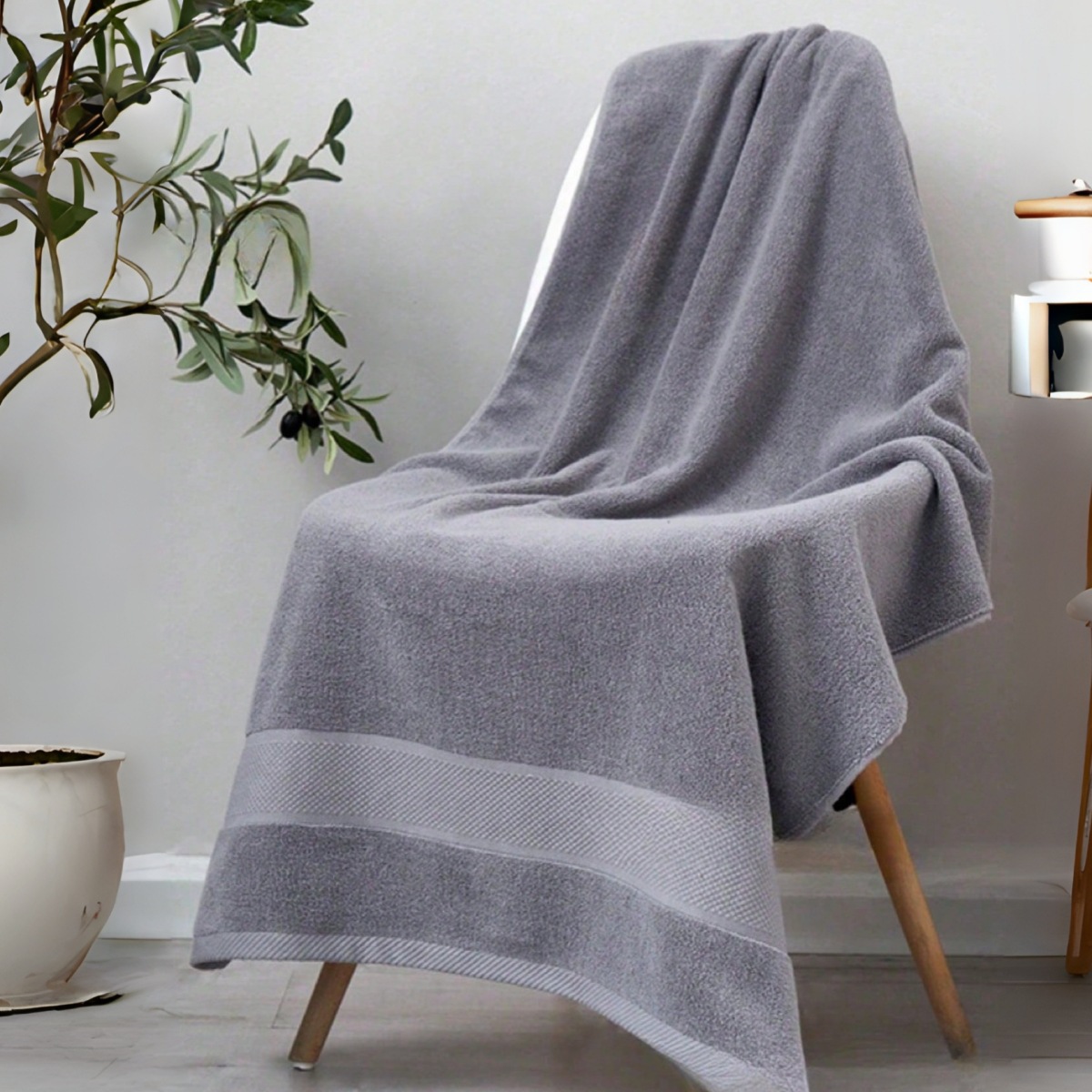 Cotton bath towel, thickened, water-absorbent