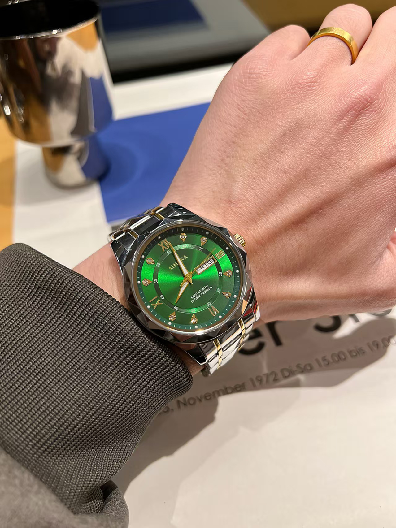 Herrenuhr, wasserdicht, Doppelkalender
