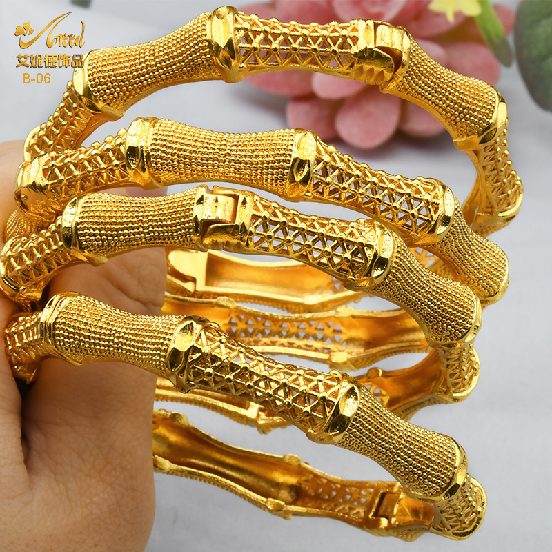 Vergoldetes Armband, Dubai Brautstil, leichter Luxus