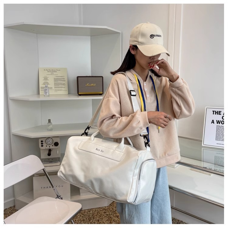 Travel bag, PU material, large capacity, multipurpose
