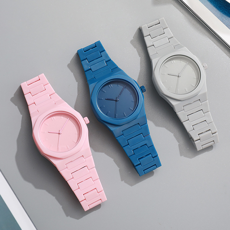 Men's quartz watch with plastic case, 2025 collection