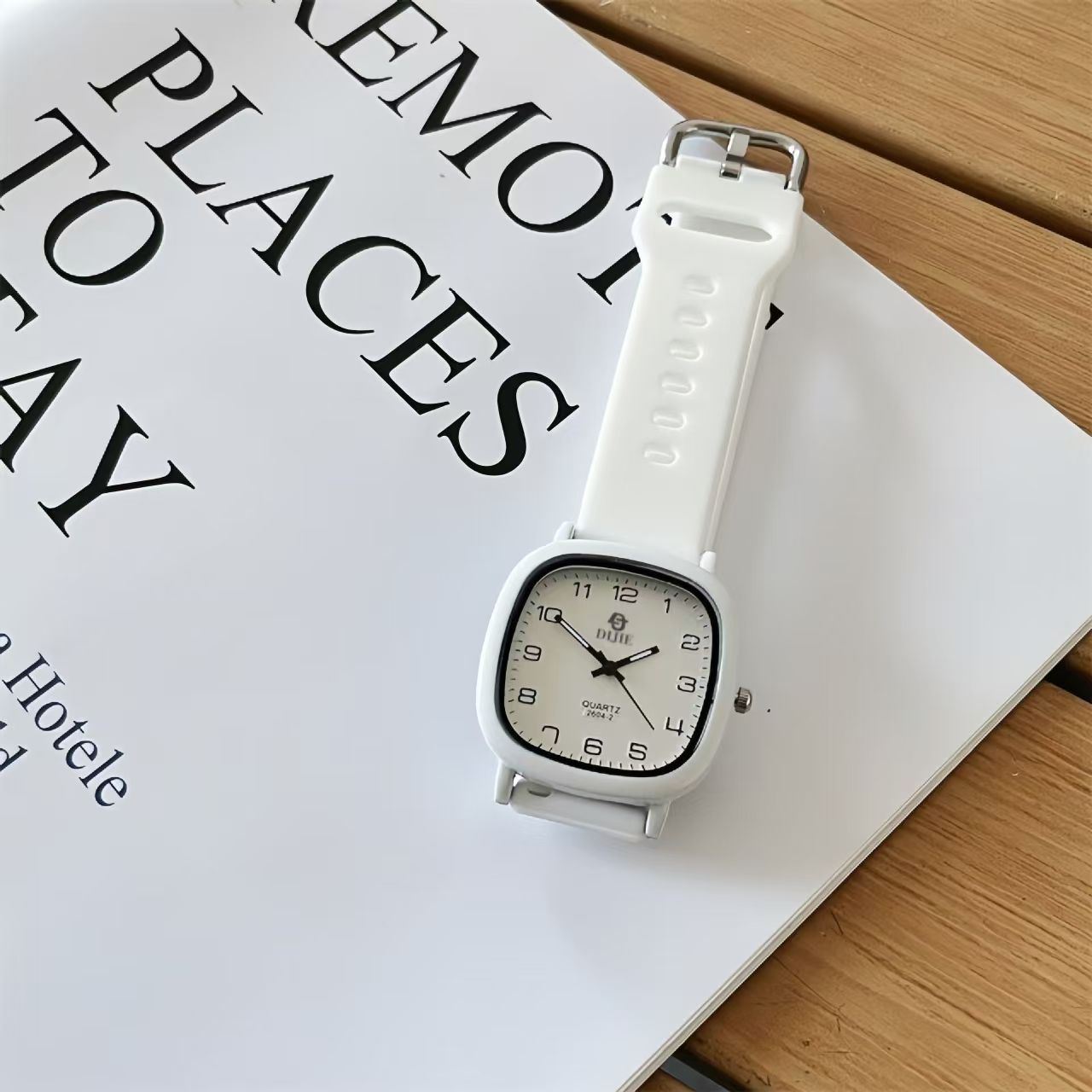 Square face quartz watch, white, for students