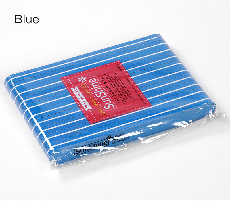 Manicure tool set with nail files and buffer pads