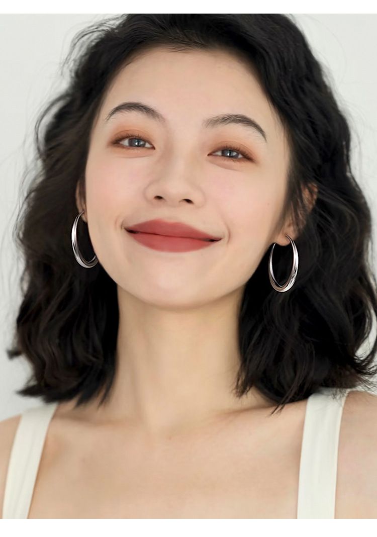 S999纯银大圆圈耳环女款小众轻奢高级感个性素圈耳扣耳饰抖音代发