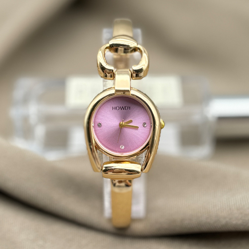 Women's quartz watch, simple elegant design, bracelet style