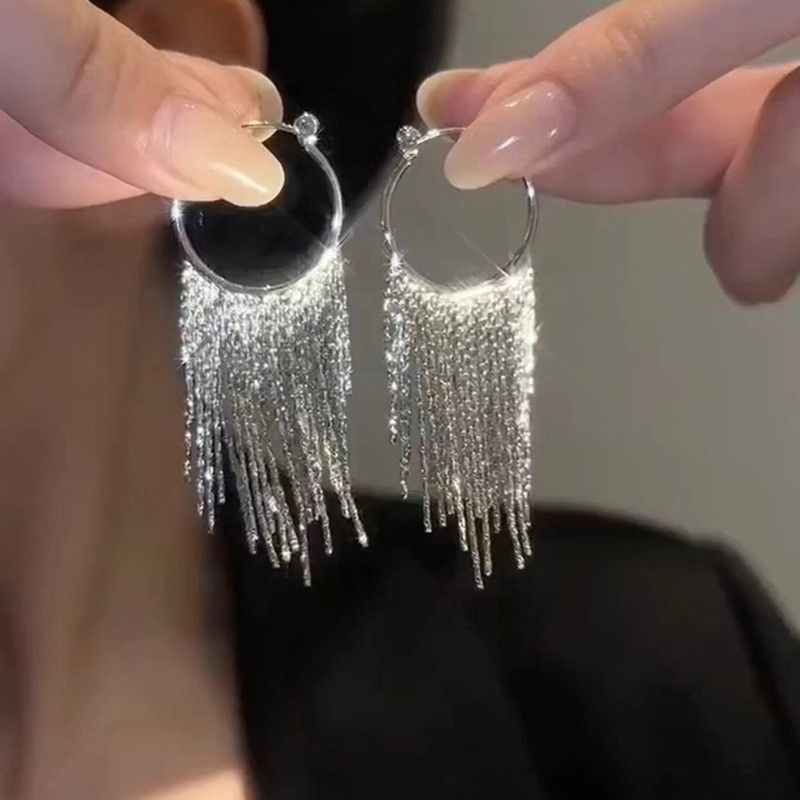 Silver needle C-shaped geometric earrings, elegant design