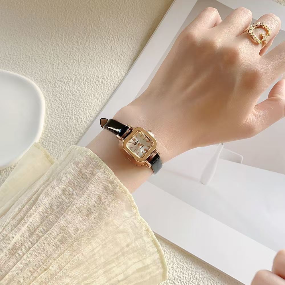 Women's Quartz Watch Leather Strap