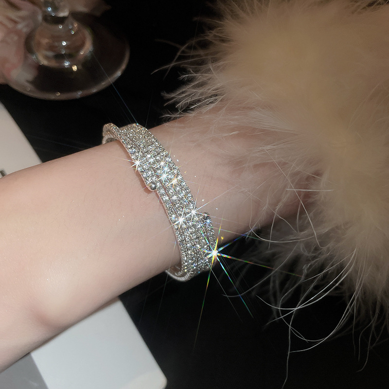 Artificial pearl multilayer rhinestone stretch bracelet