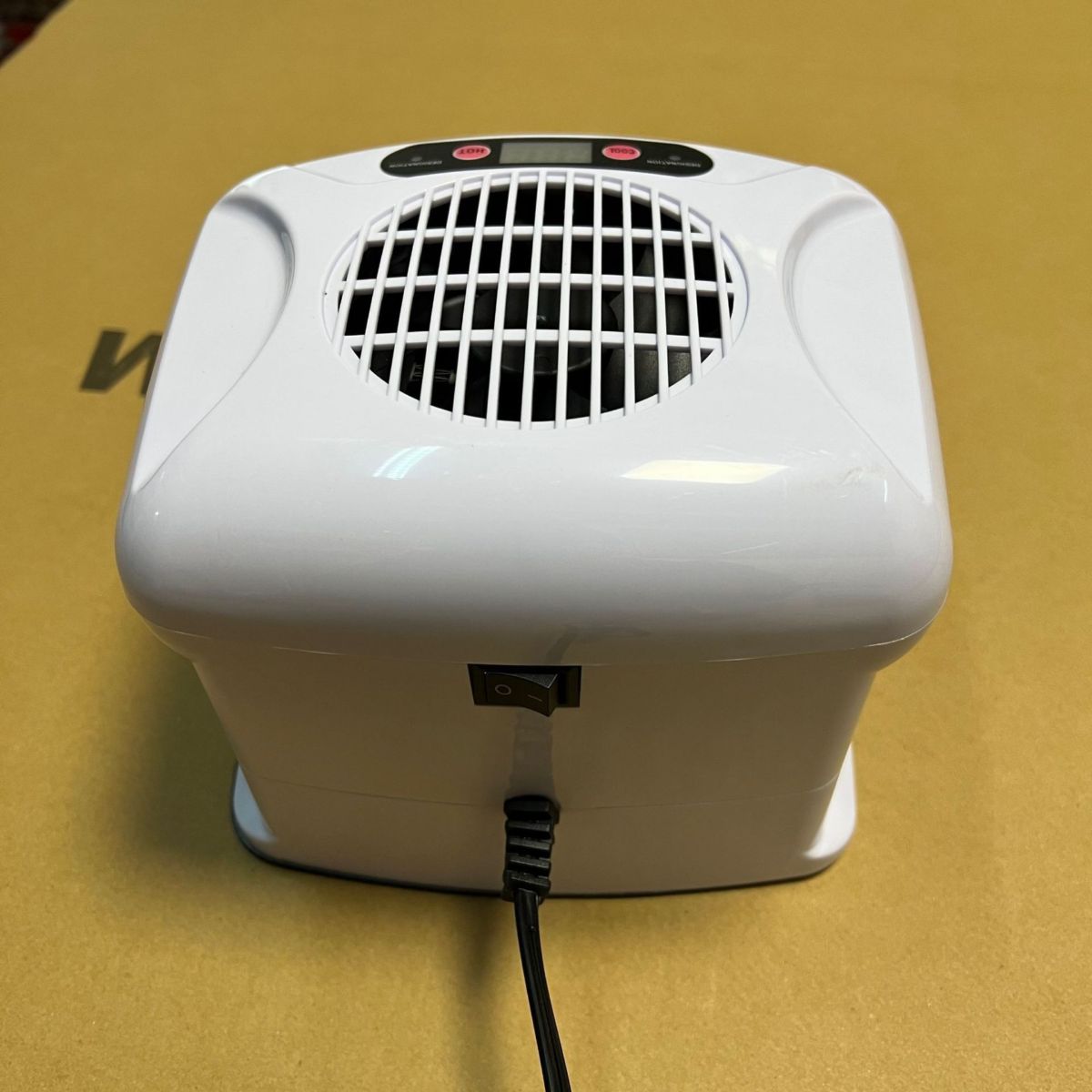 Sensor nail polish dryer with hot and cold air function