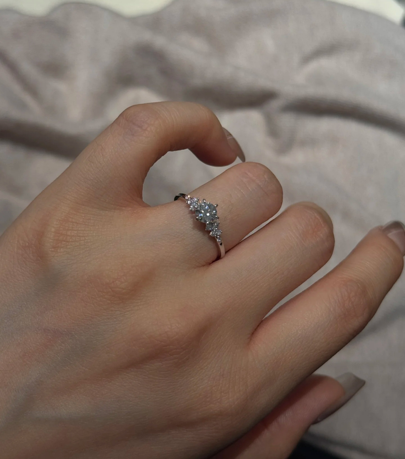 S925 sterling silver zircon ring, classic sparkling design