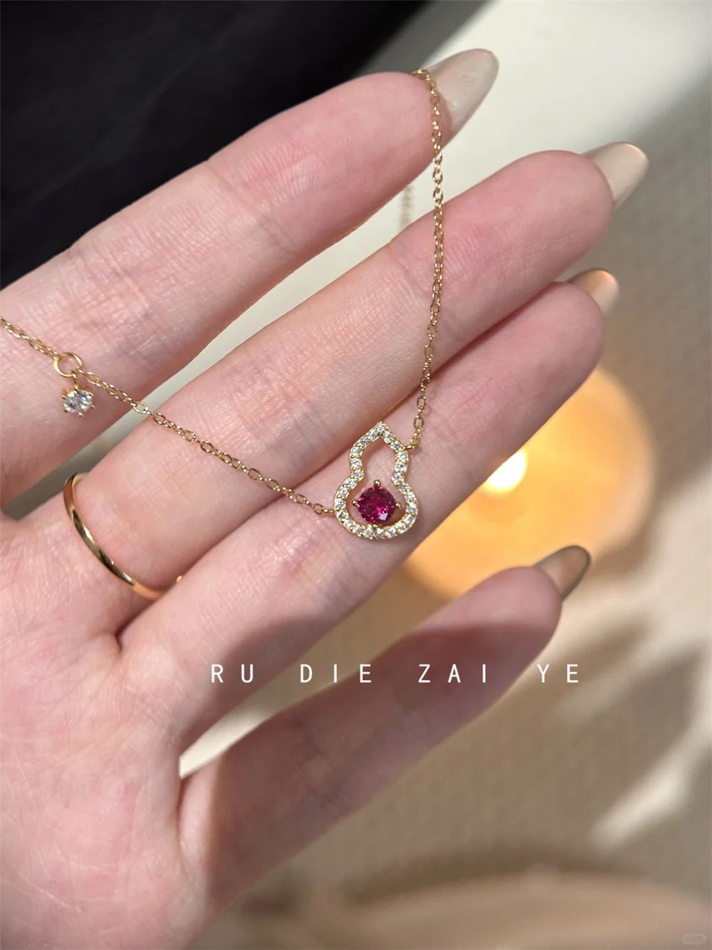 Sarı gül kırmızı kabak kolye, kadın klavikula zinciri