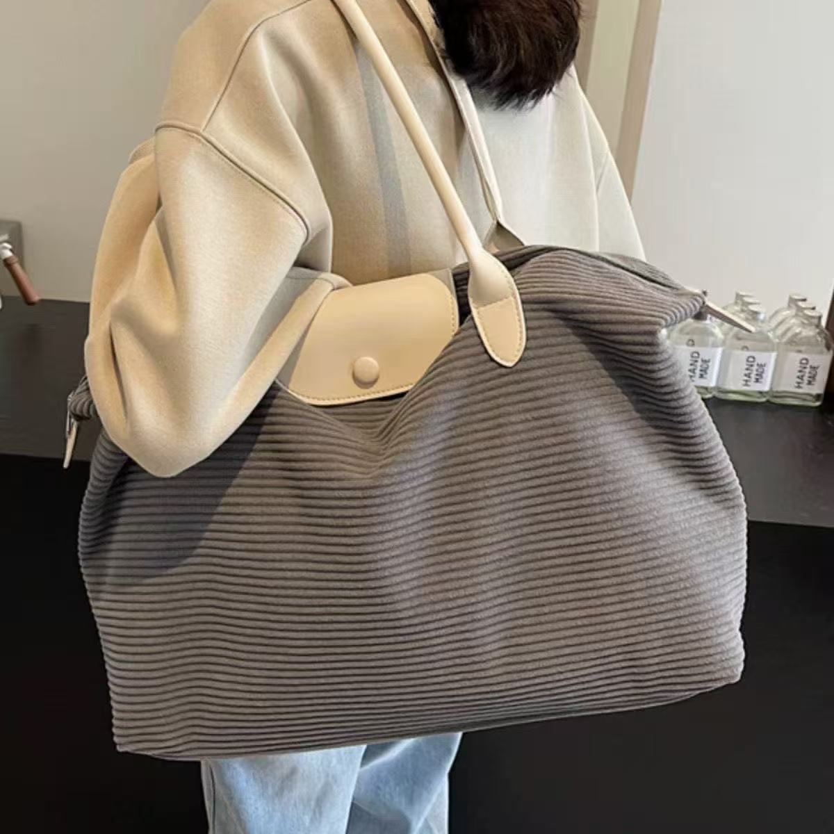 Women's travel bag, lightweight, large capacity