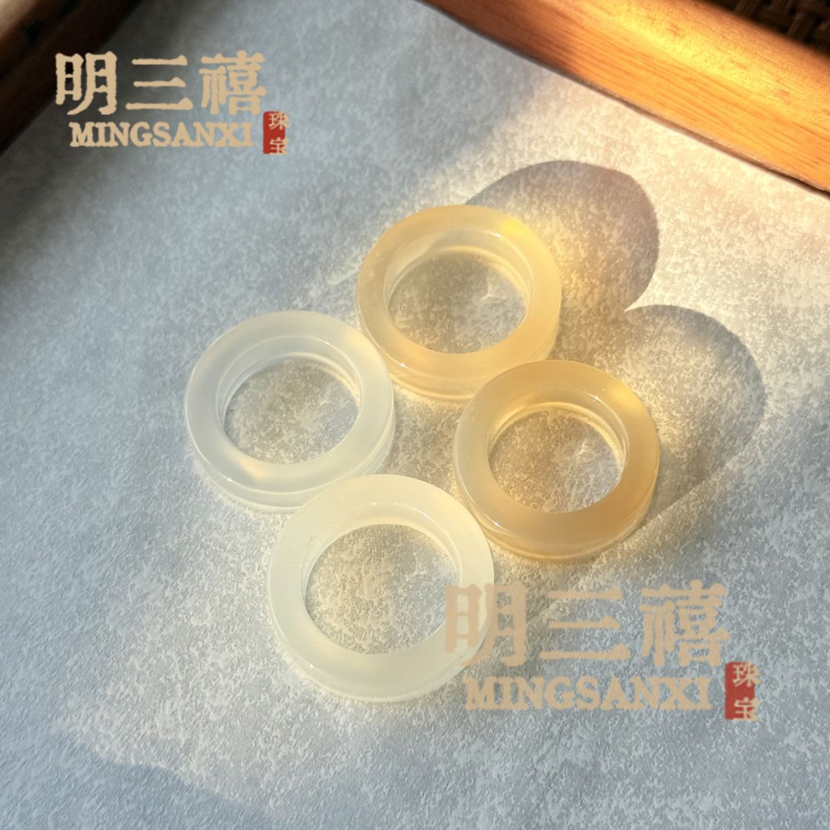 天然高冰马料白玉髓戒圈香槟金玛瑙戒指冰透粉玉石指环天空蓝戒指