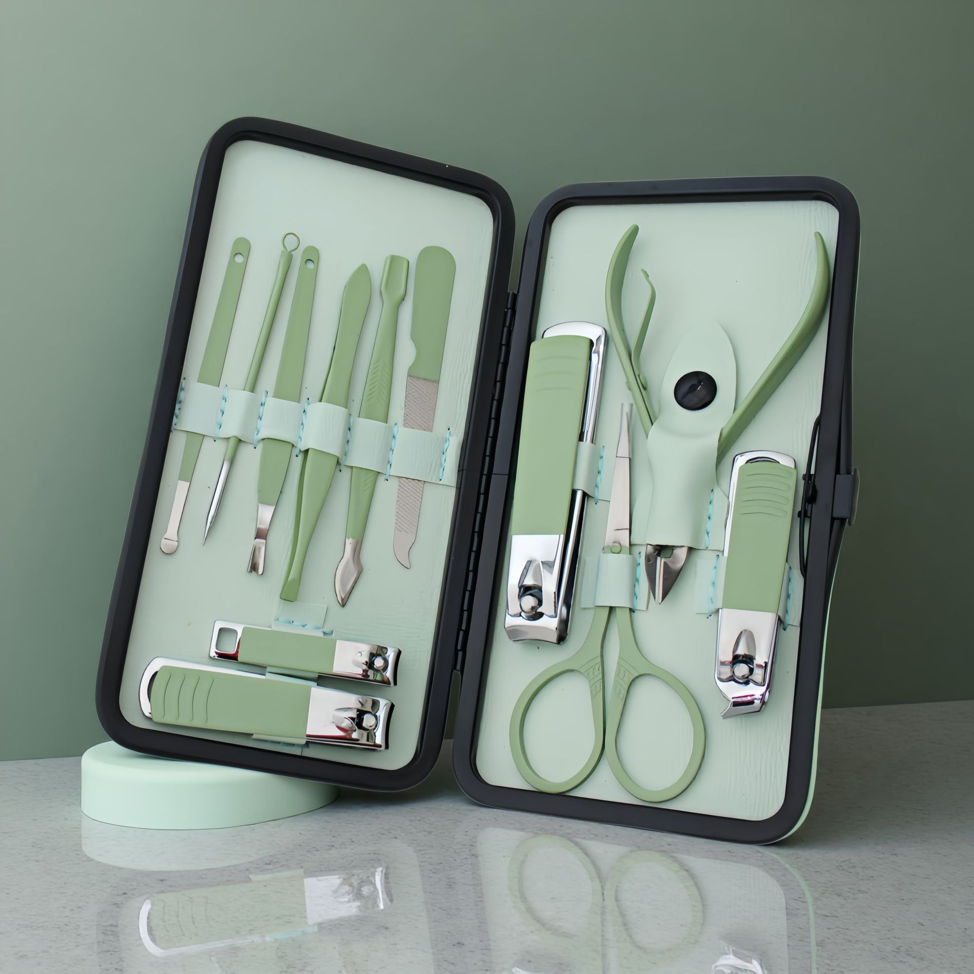Manicure pedicure set, matcha green, 18-piece