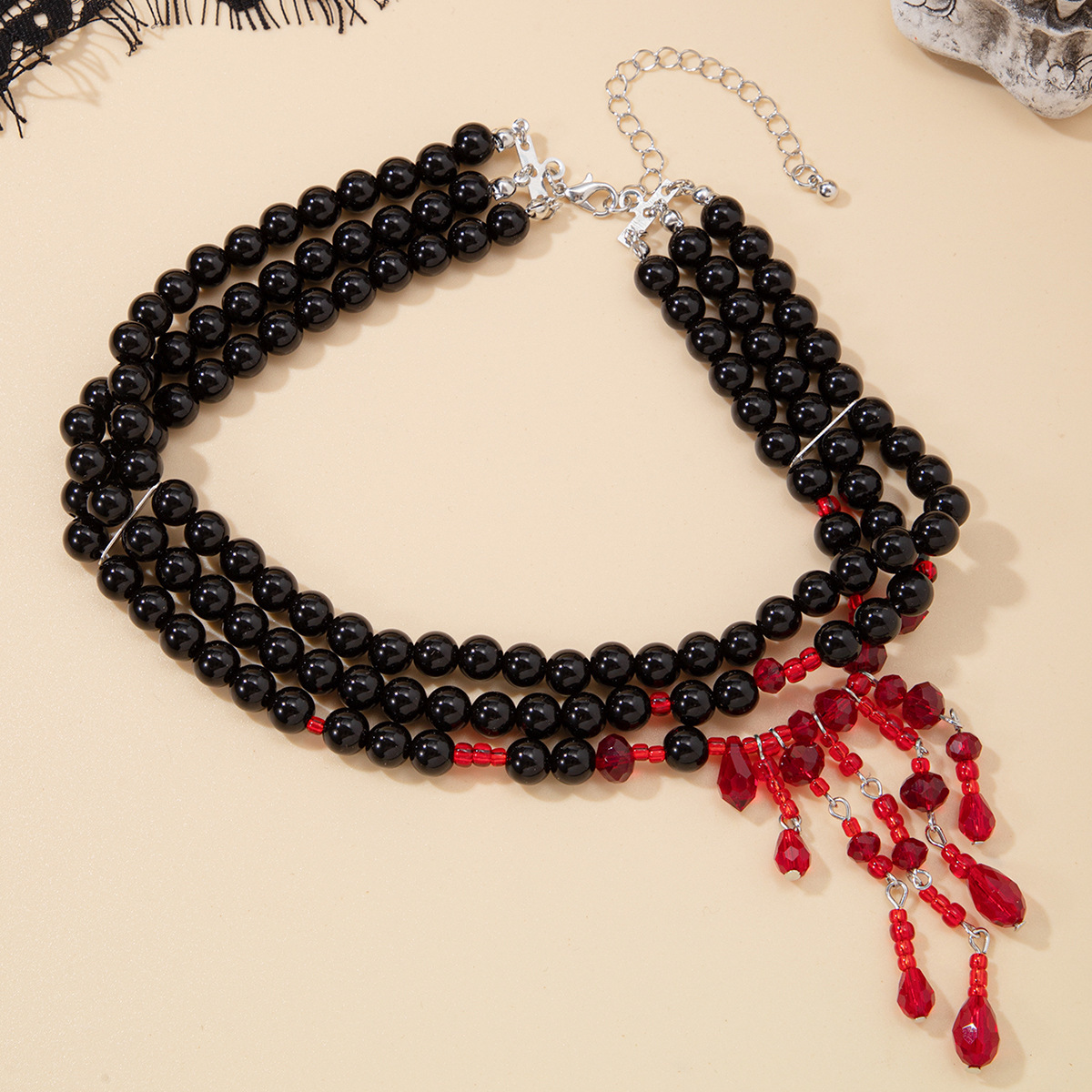 Perlenkette mit Tropfenblut-Design, Choker