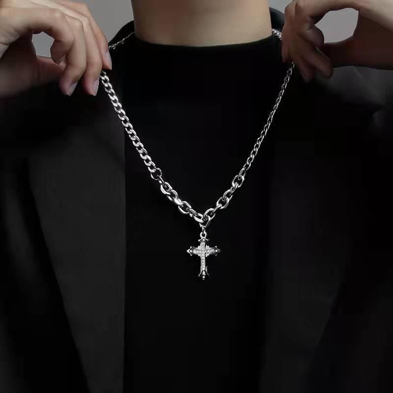 Herren-Halskette exklusives Design Schlüsselbeinkette