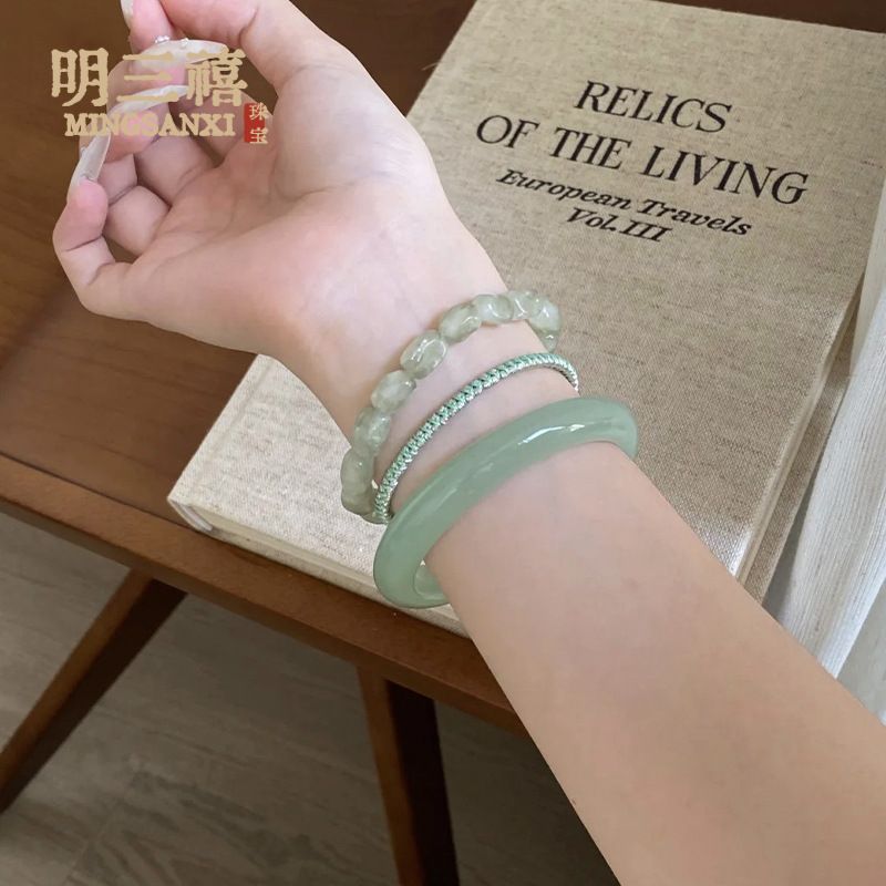 Hetian-Jade-Armband in Celadongrün aus Naturstein