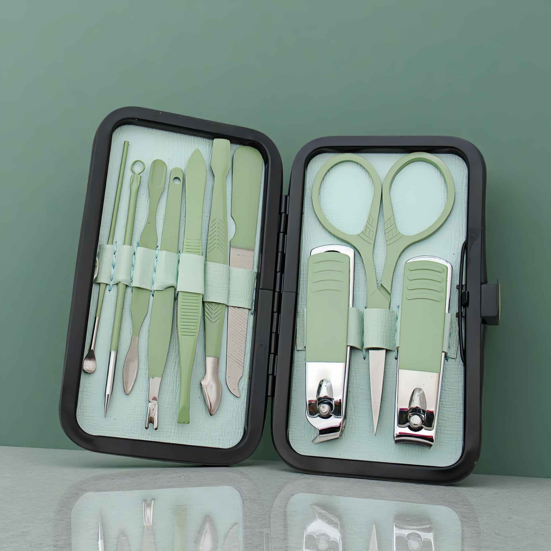 Manicure pedicure set, matcha green, 18-piece