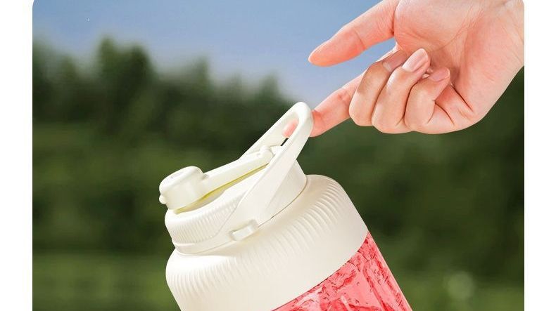 Portable cordless juicer, ice crusher function, smart design