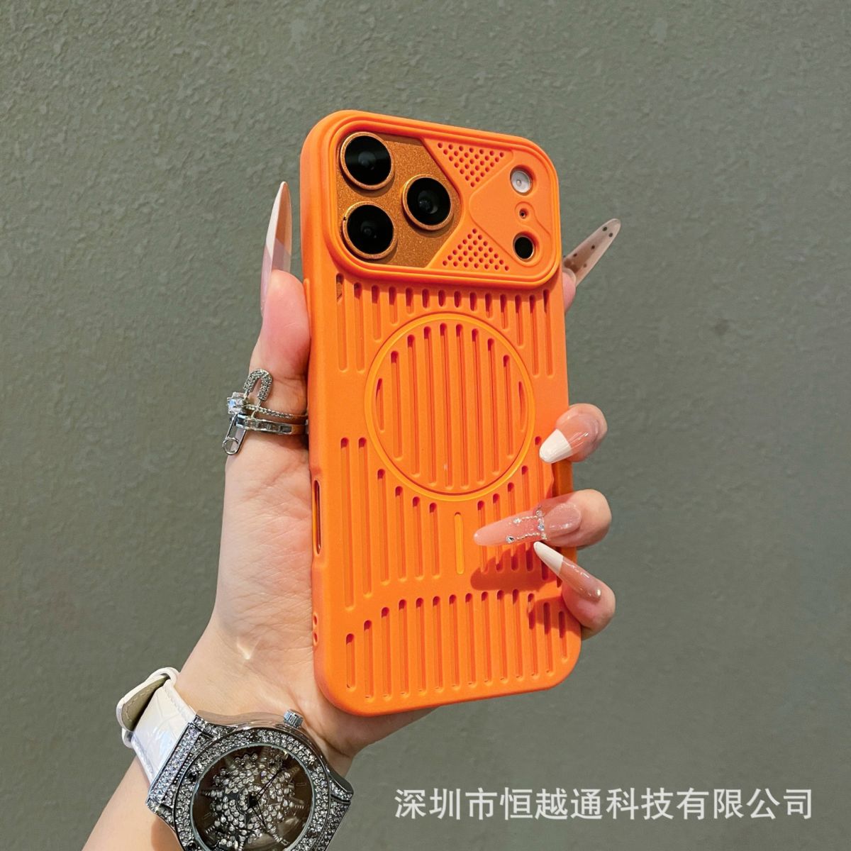 iPhone 14-17 Pro Max delikli soğutmalı metal kılıf