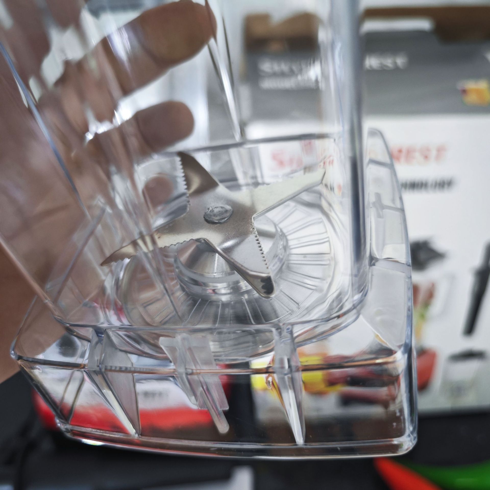 2.5L blender with 9525 motor, ice crushing function