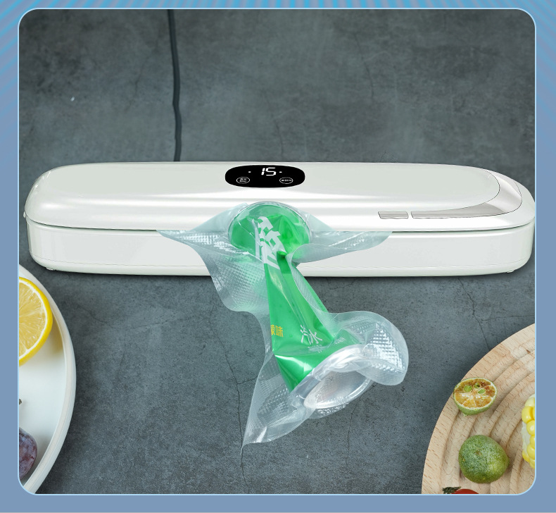 Automatic vacuum sealing machine for food bags, household type