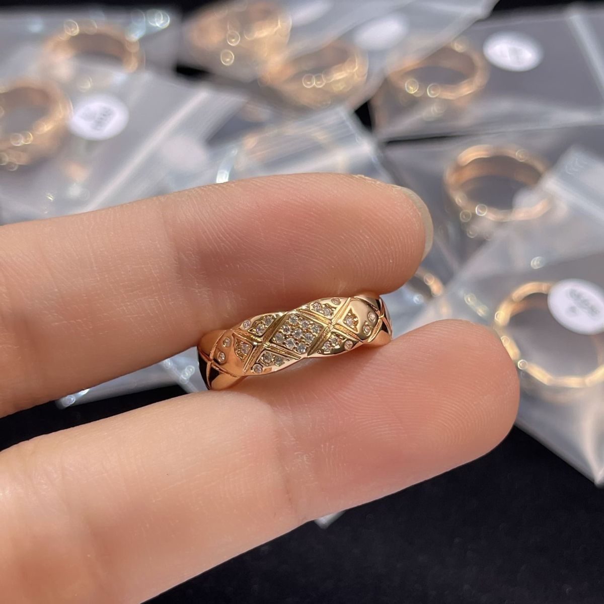Xiangja 18k Gold plattiert Coco Rautenmuster Ring