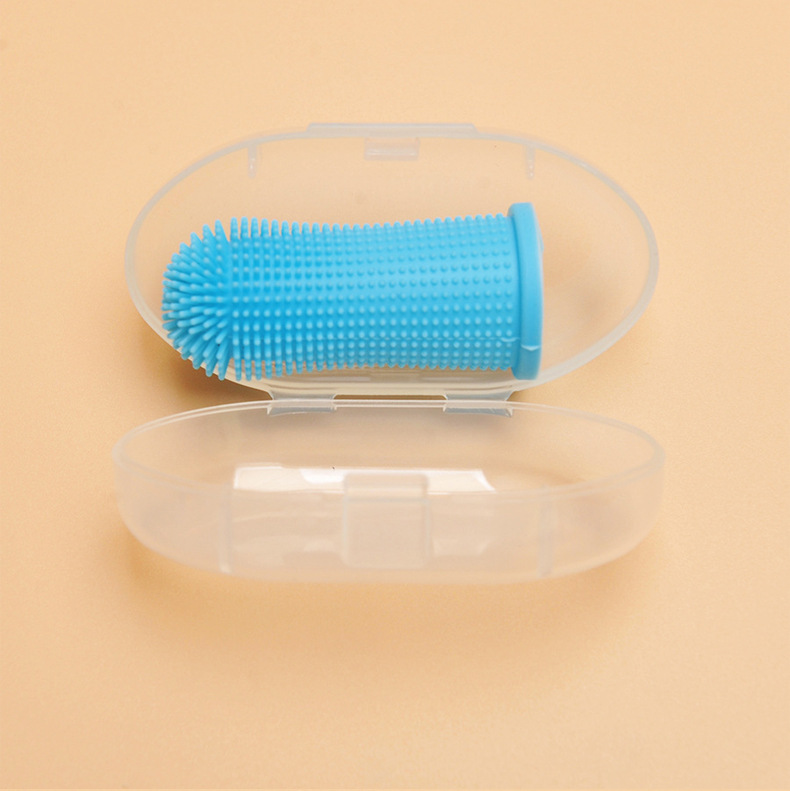 Pet tooth cleaning kit, finger brush and wipes