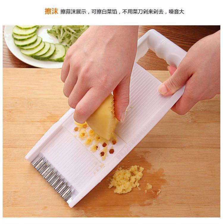 Multifunctional vegetable slicer, cutter, grater