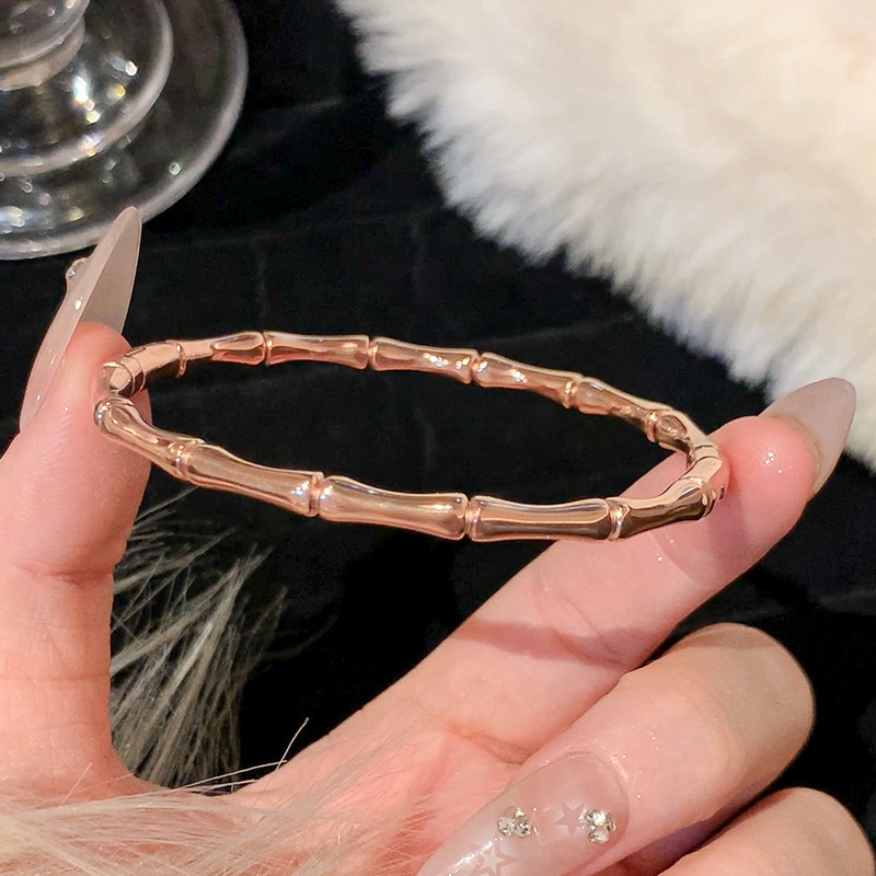 Six-petal flower bracelet, titanium steel, non-fading