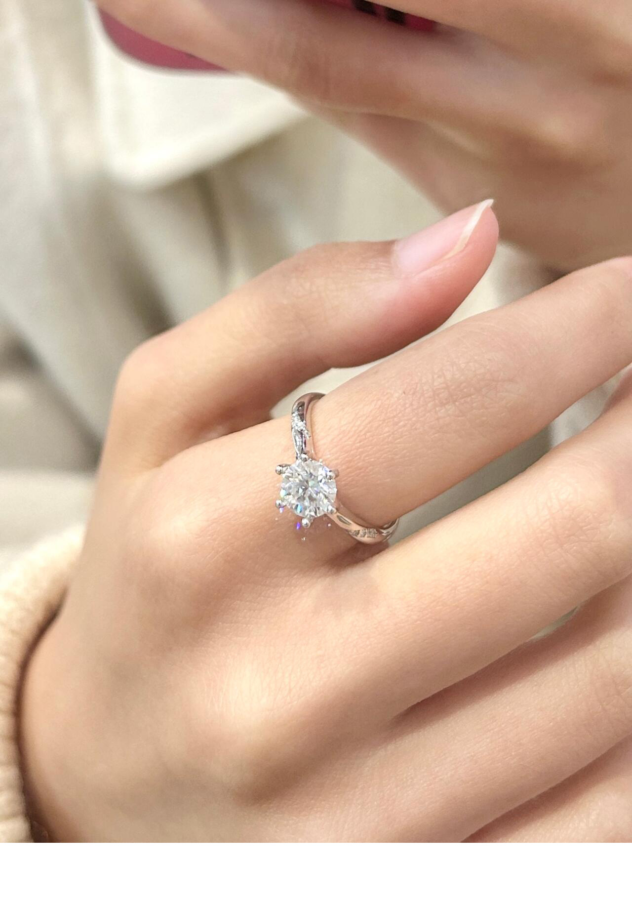 1 karat moissanit yüzük, altı uçlu, kadın