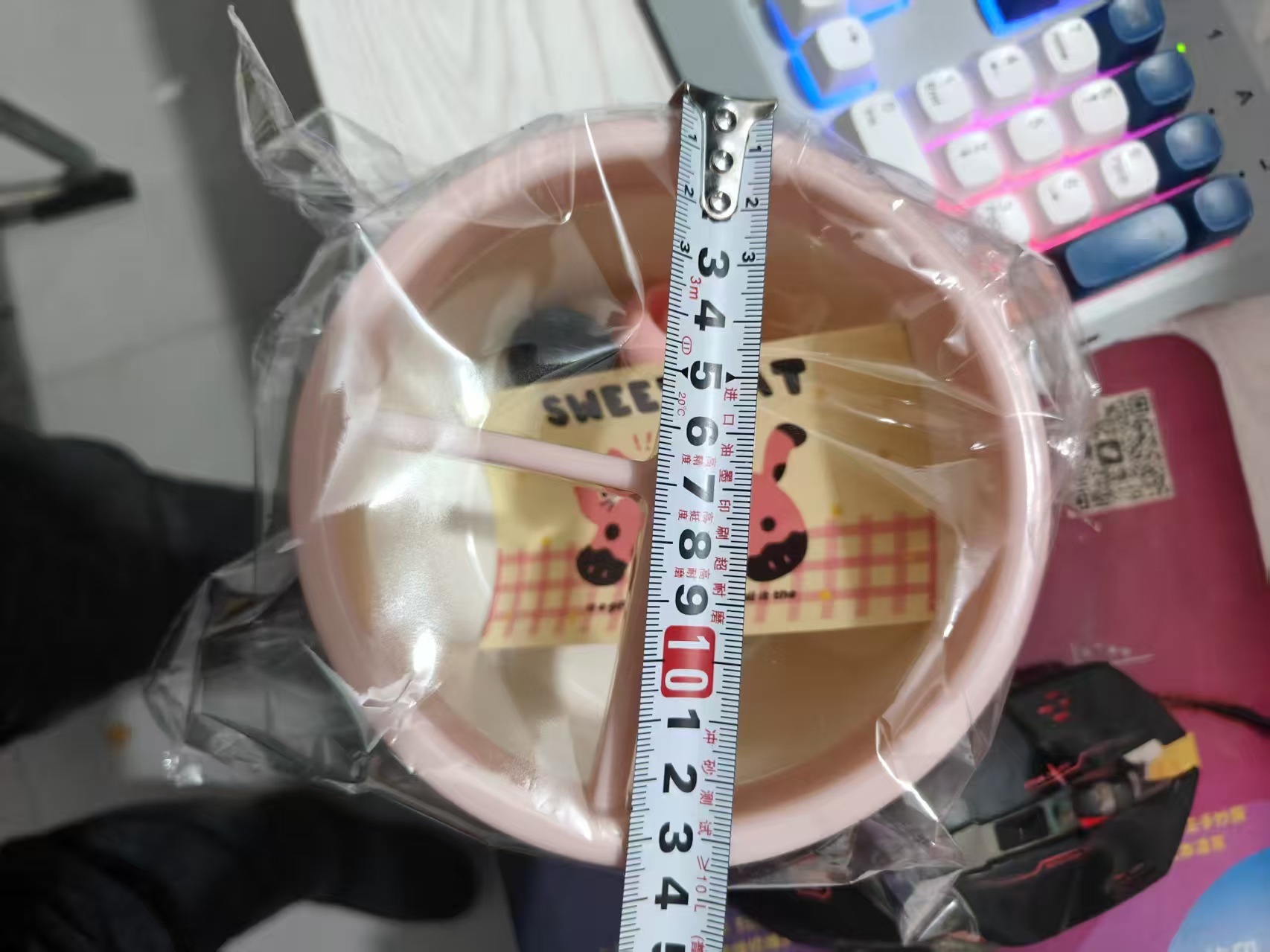 Frisiertisch-Kosmetikbox mit Lippenstift-, Lidschatten- und Pinselhalter