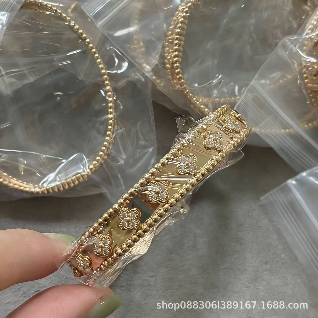 Four-leaf clover bracelet, 18K rose gold plating, full diamond