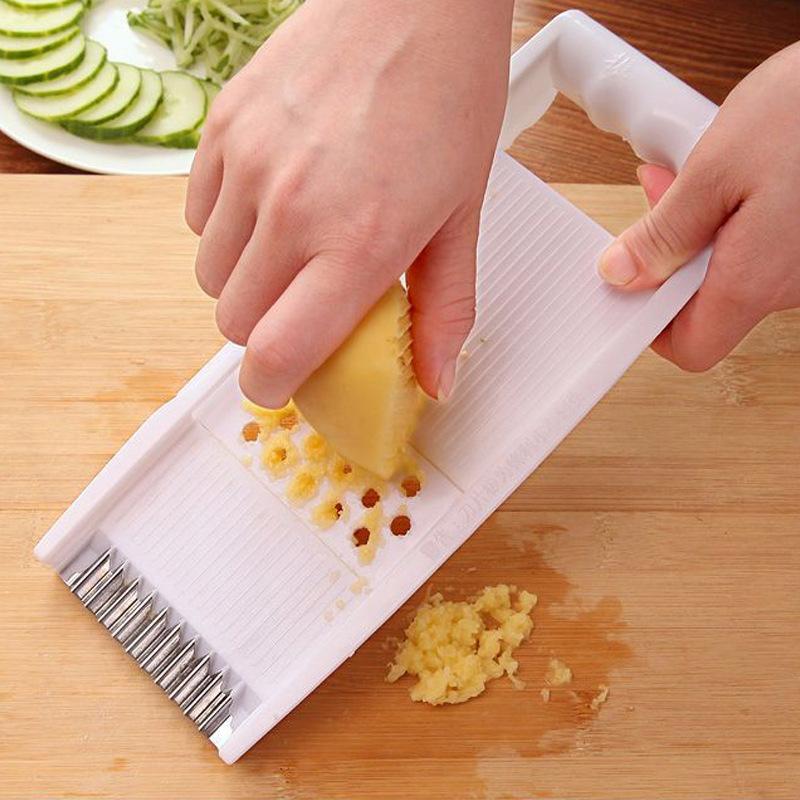 Multifunctional vegetable slicer, cutter, grater