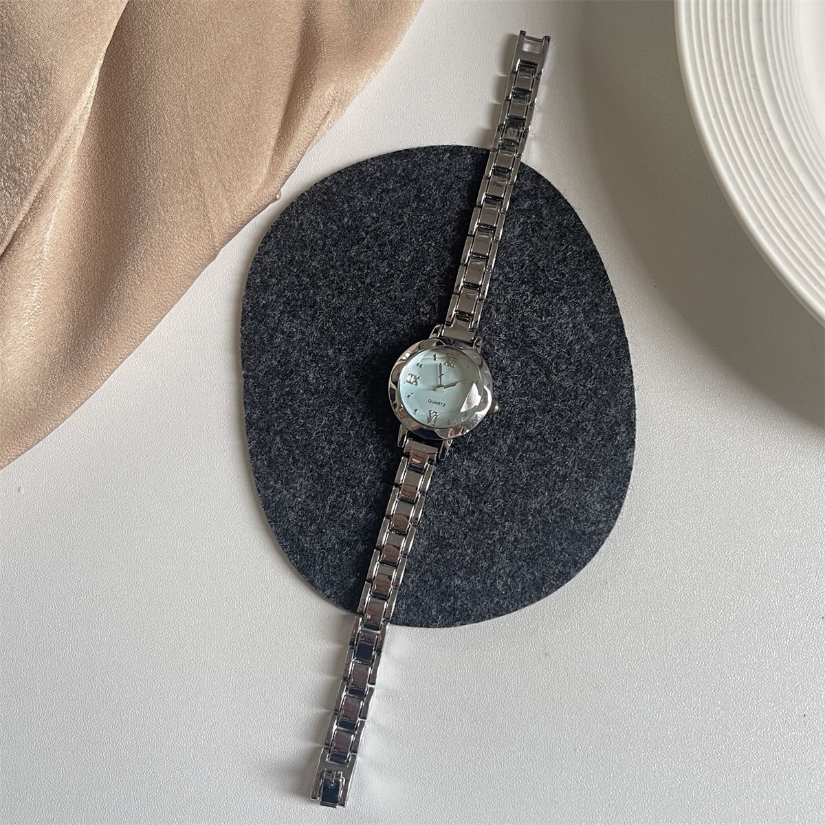 French style minimalist women's quartz watch slim band