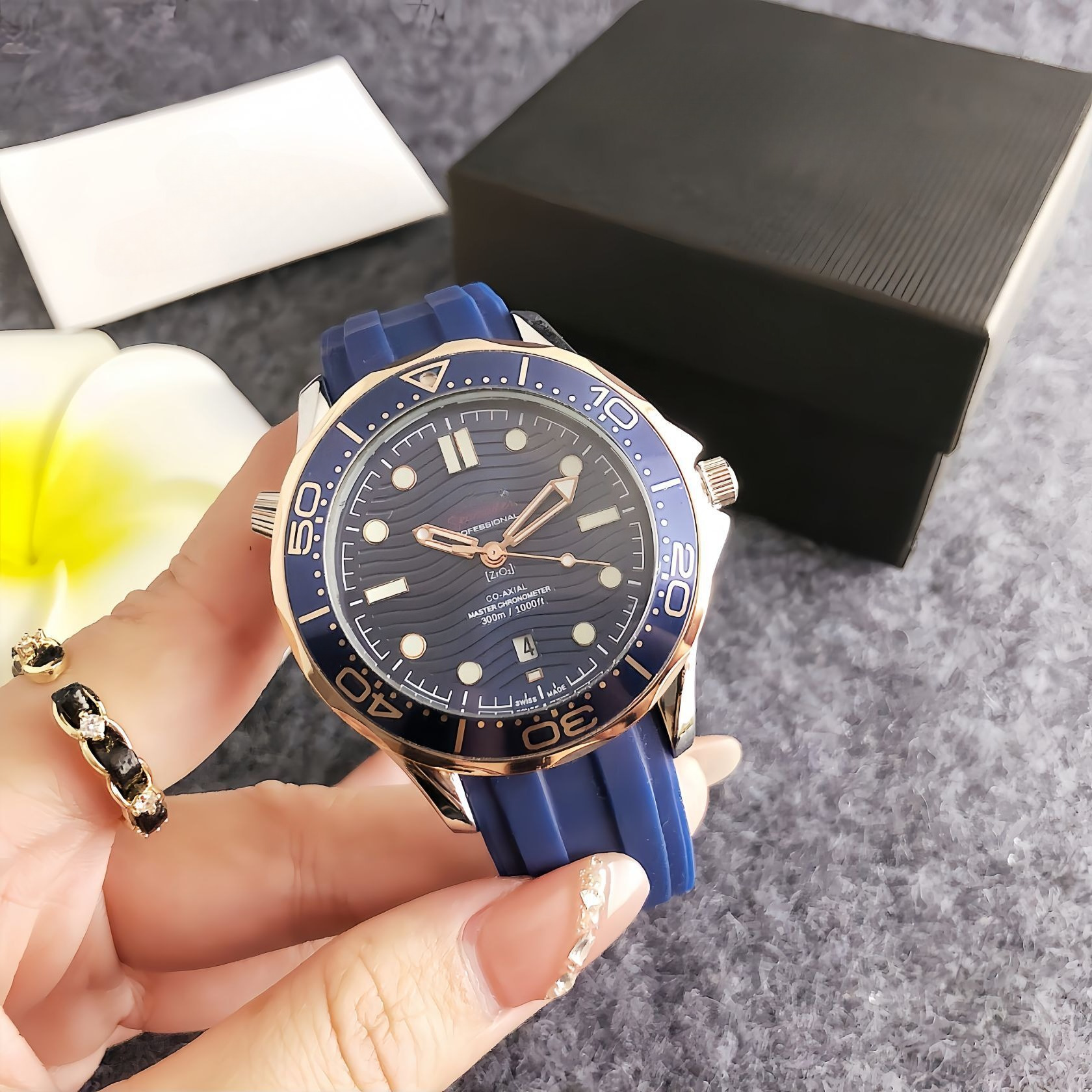 Men's waterproof quartz wristwatch, mesh band