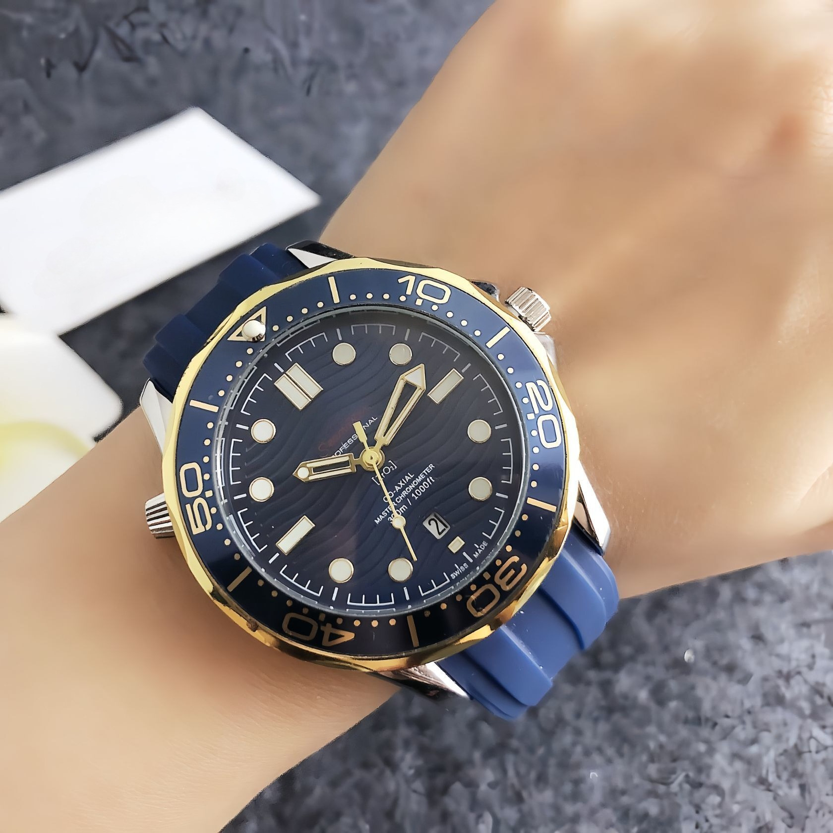 Men's waterproof quartz wristwatch, mesh band