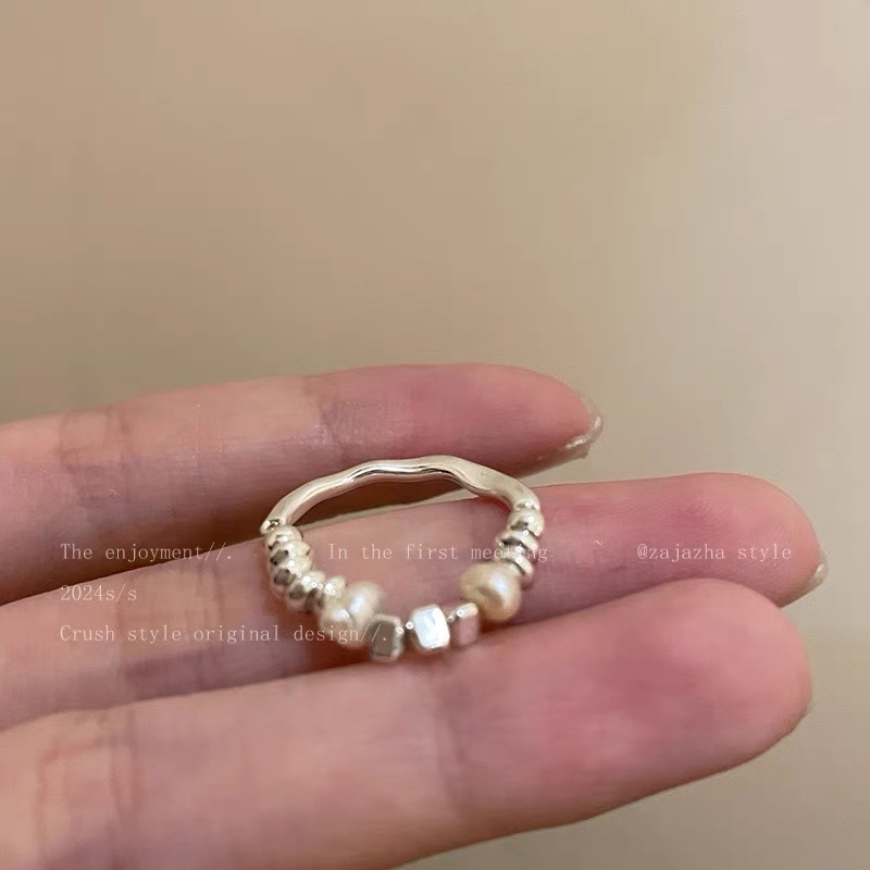 Irregular pearl silver ring for women, minimalist design