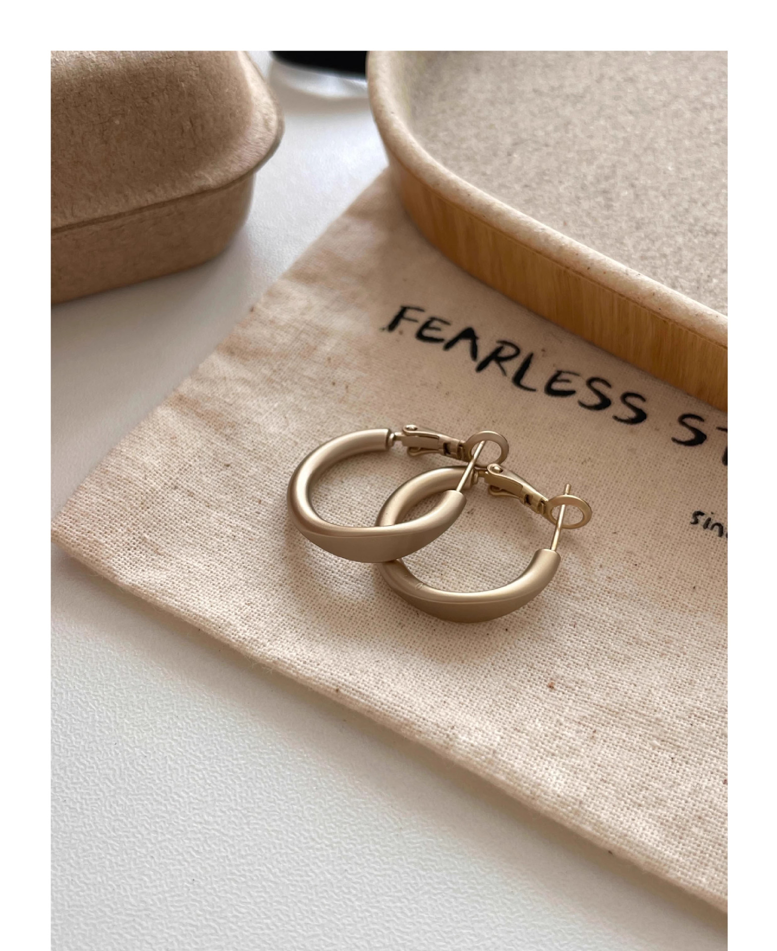 Kaffee-Gold-Ohrringe, mattiert, Insta-Stil, Nischencollier