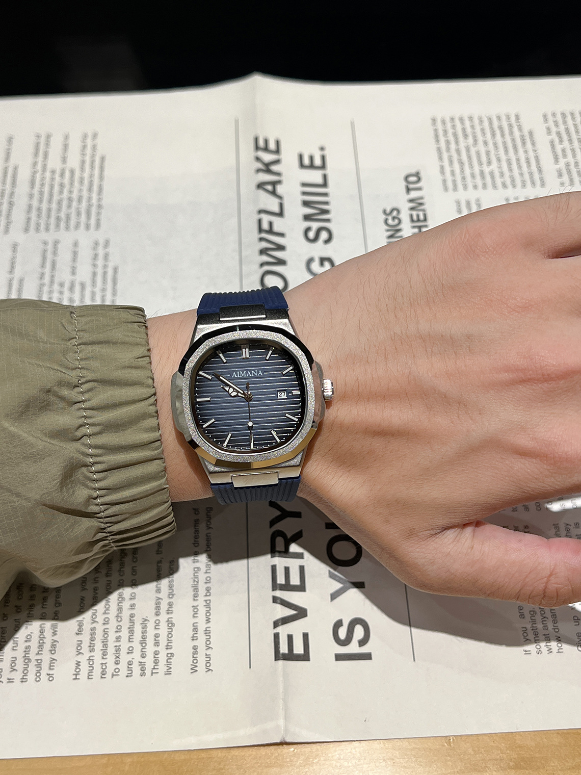 AIMANA Ultra-thin Silicone Strap Men's Watch with Calendar