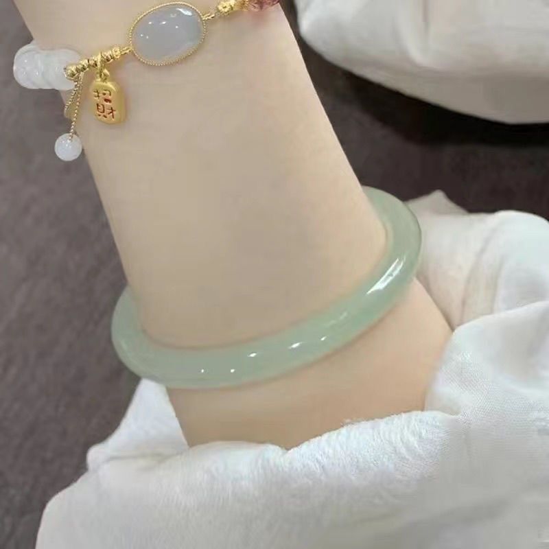 Hetian jade bracelet, clear water green, natural stone